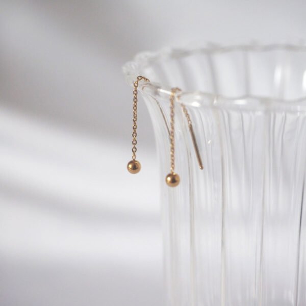 Lela Minimal Drop Earrings
